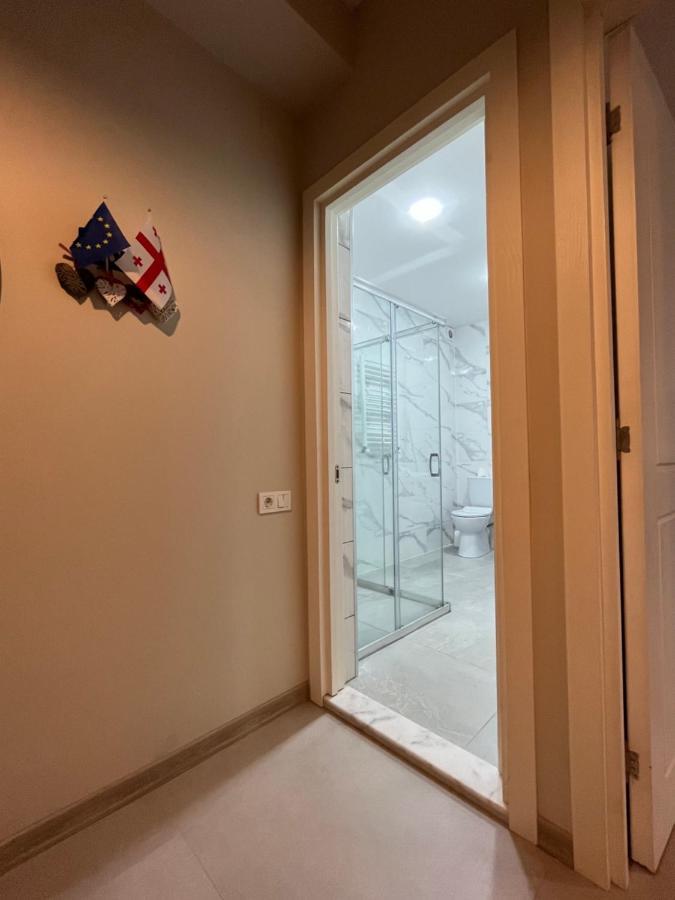 Izo'S Home Кутаиси Экстерьер фото